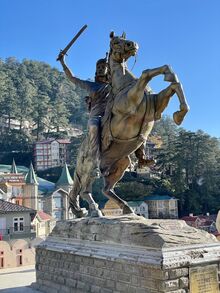 चित्र:Rani Jhansi statue.jpg