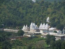चित्र:Temples kundalpur.JPG