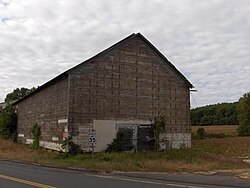 Tobacco barn.JPG